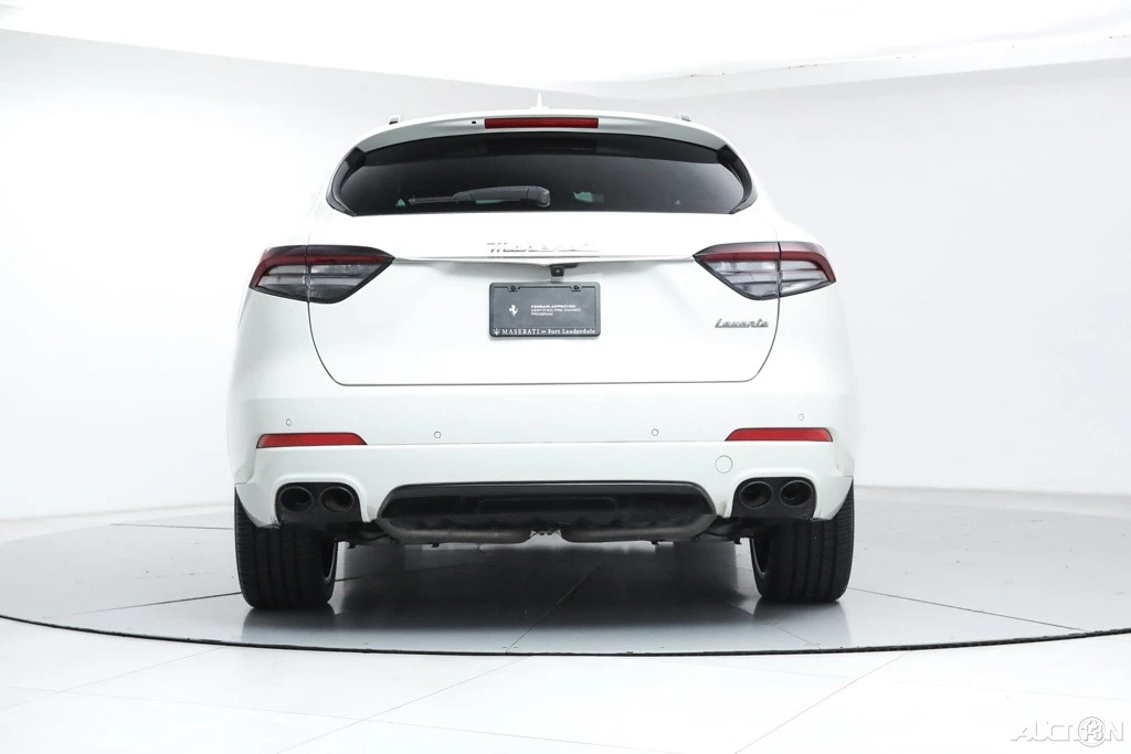 2022 Maserati Levante - Image 4 of 21