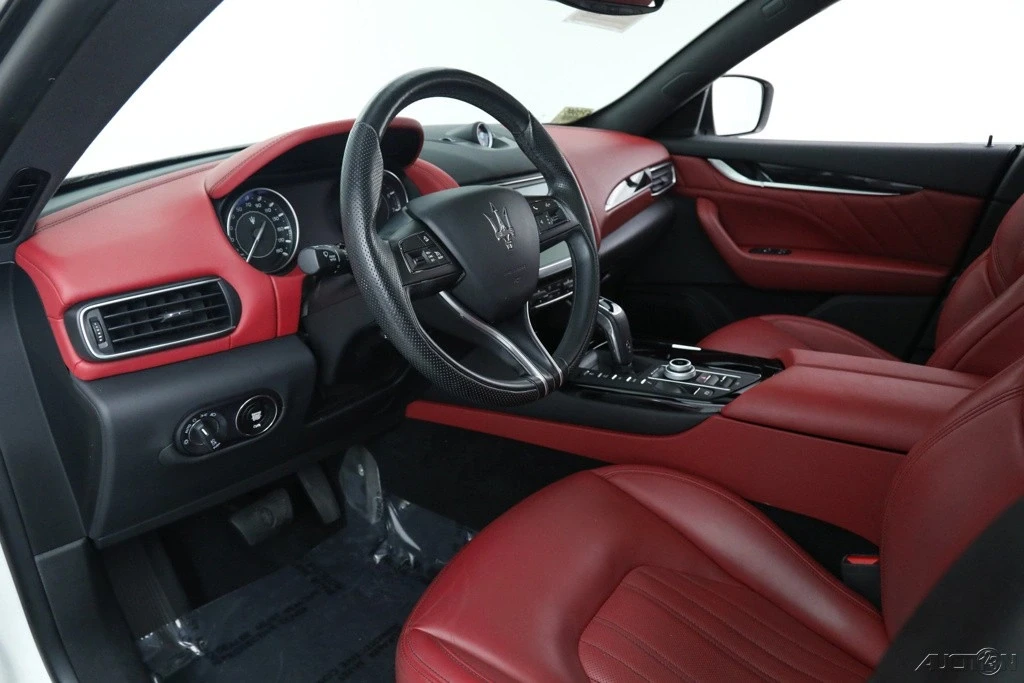 2022 Maserati Levante - Image 16 of 21