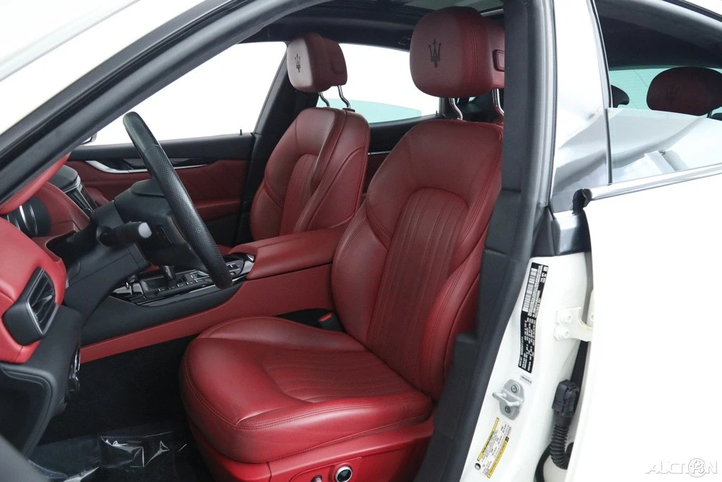 2022 Maserati Levante - Image 17 of 21