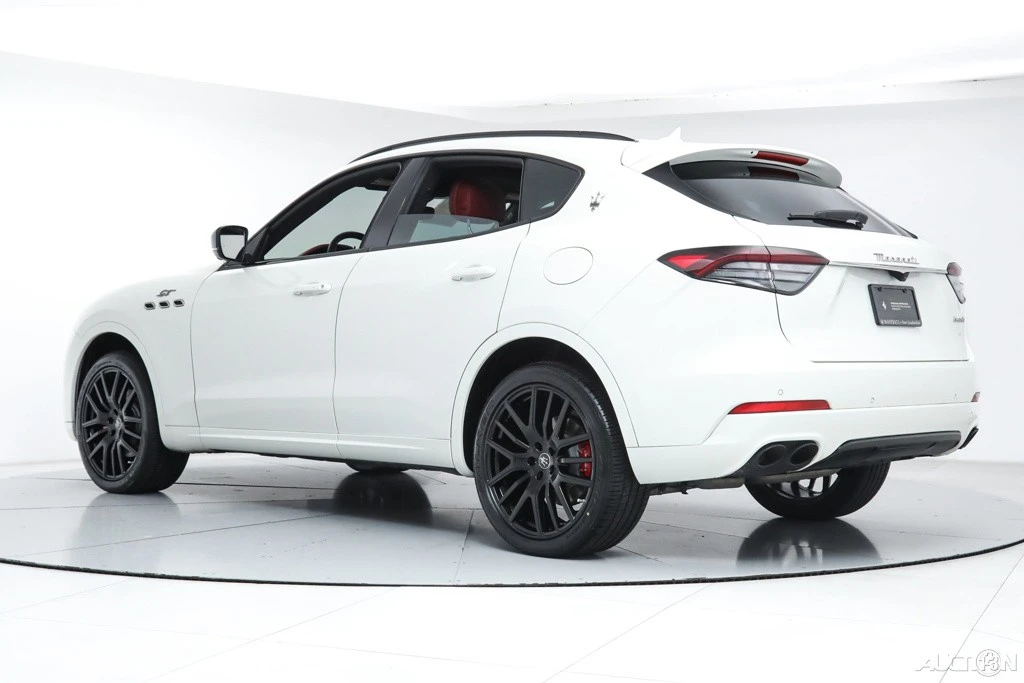 2022 Maserati Levante - Image 3 of 21