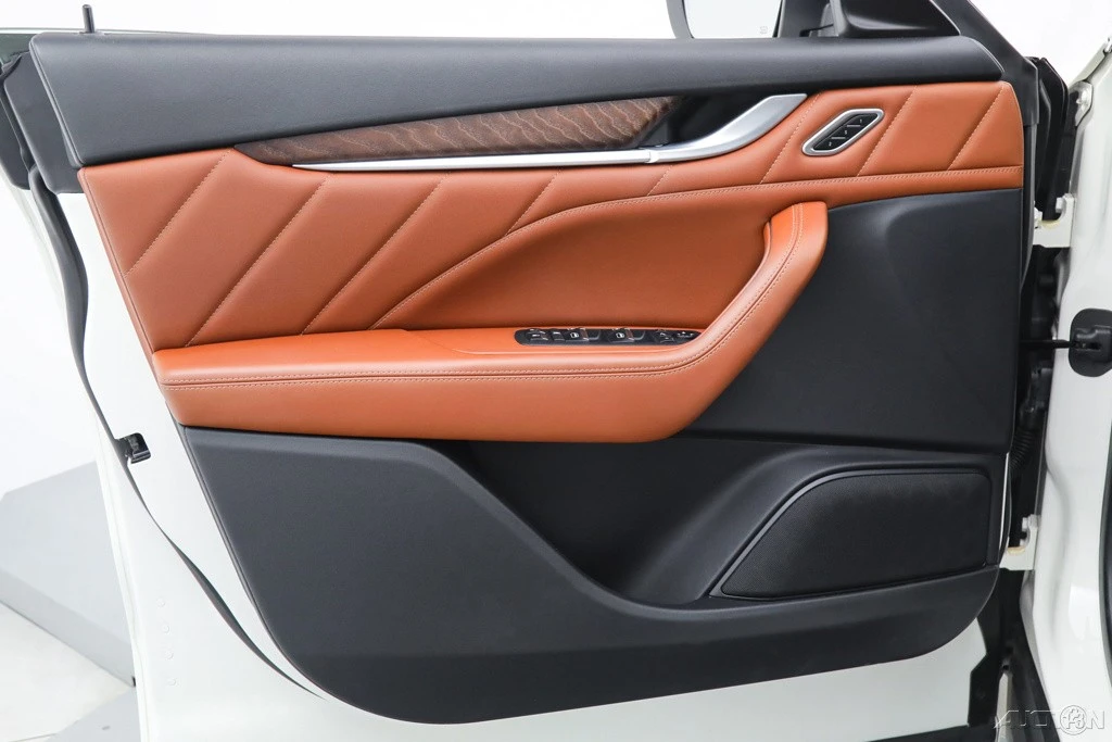 2022 Maserati Levante - Image 15 of 21
