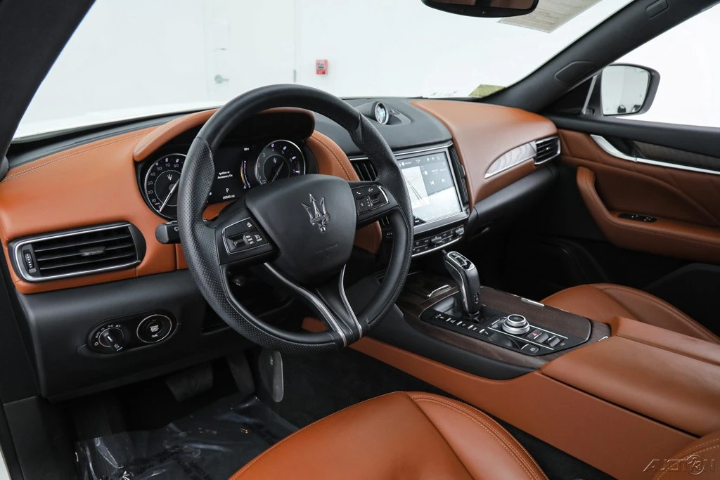 2022 Maserati Levante - Image 16 of 21