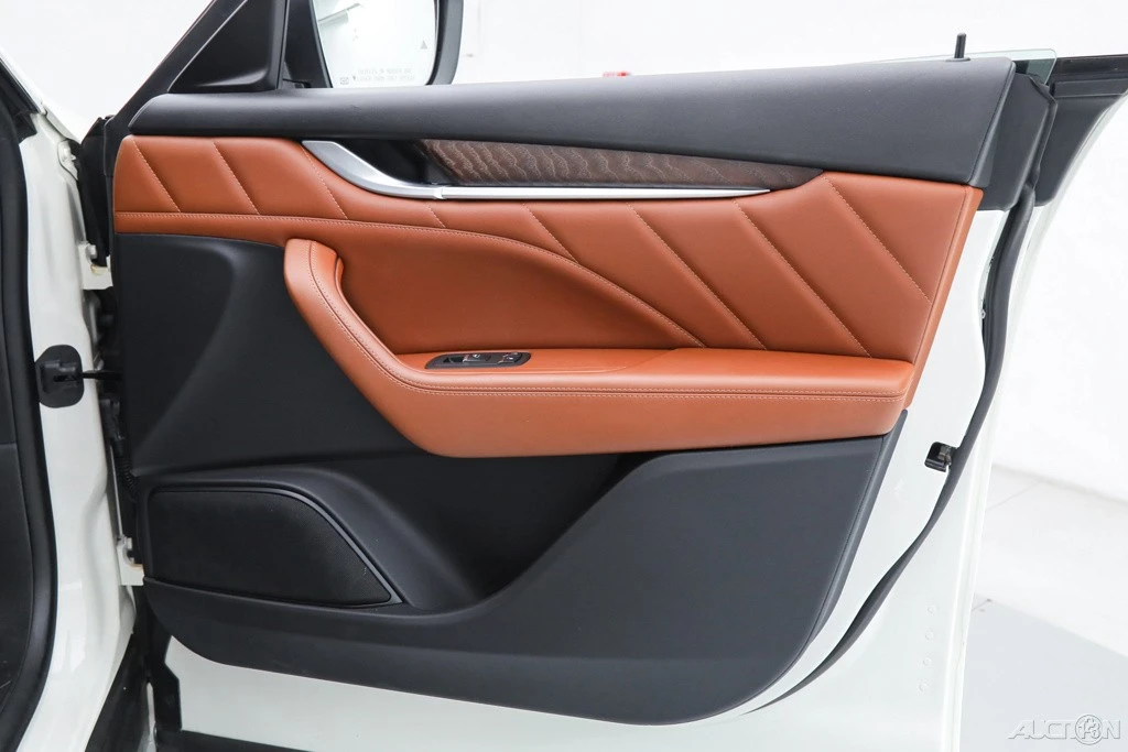 2022 Maserati Levante - Image 10 of 21