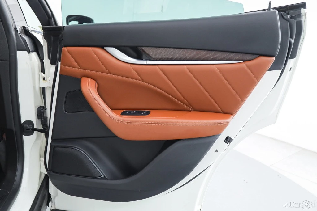 2022 Maserati Levante - Image 13 of 21
