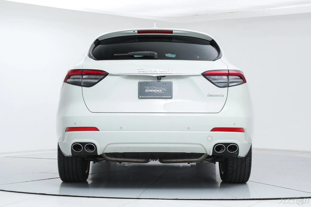 2022 Maserati Levante - Image 4 of 21