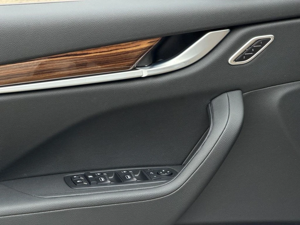 2022 Maserati Levante - Image 16 of 21