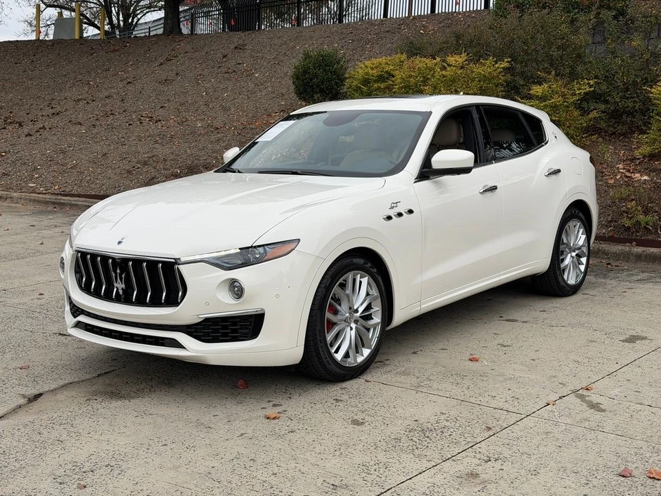 2022 Maserati Levante - Image 2 of 21