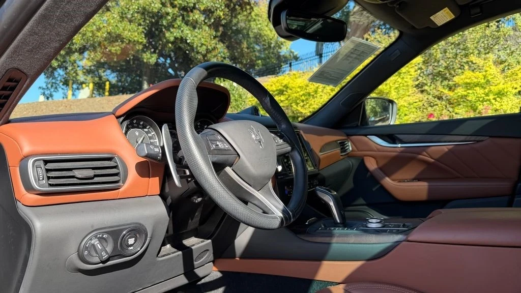 2022 Maserati Levante - Image 14 of 21