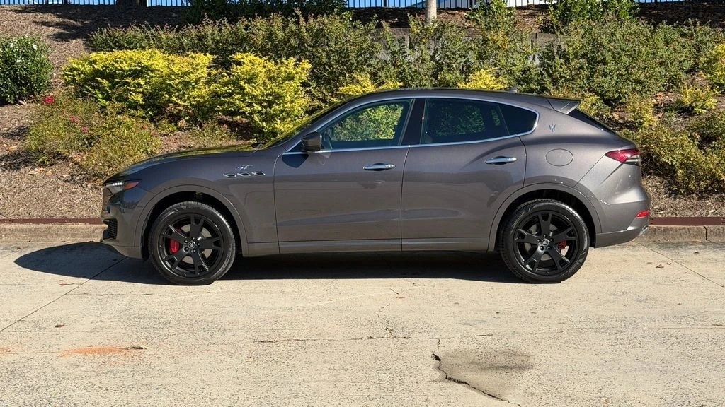 2022 Maserati Levante - Image 7 of 21