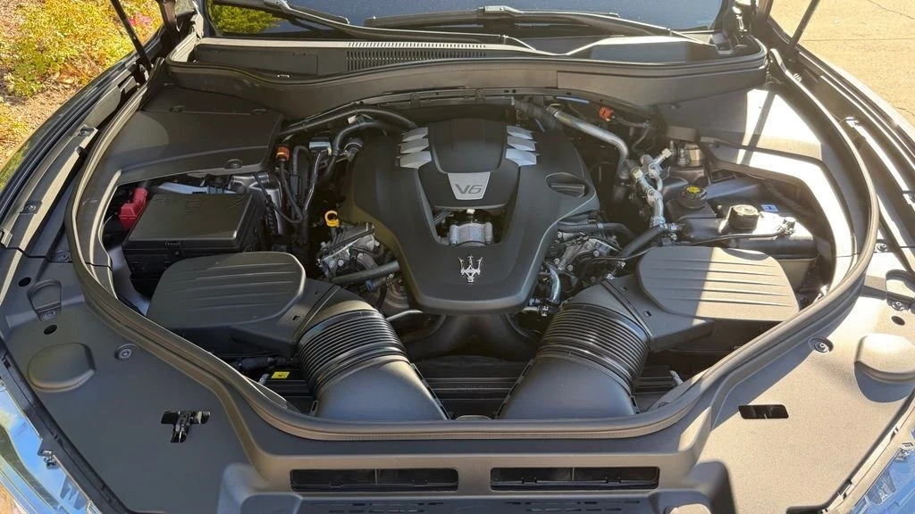 2022 Maserati Levante - Image 10 of 21