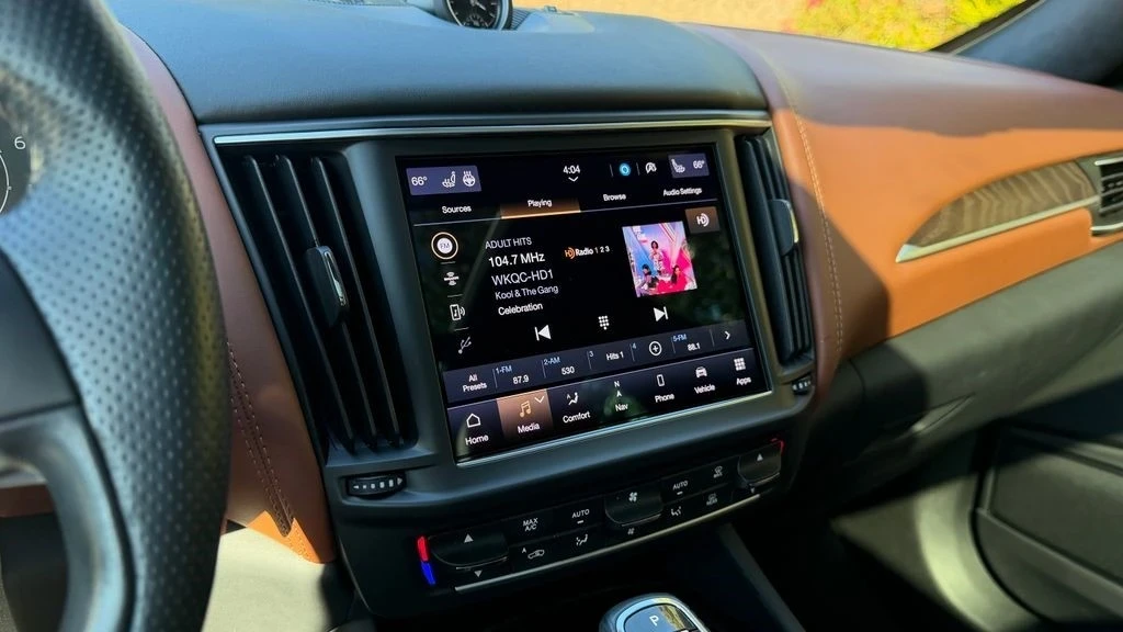 2022 Maserati Levante - Image 19 of 21