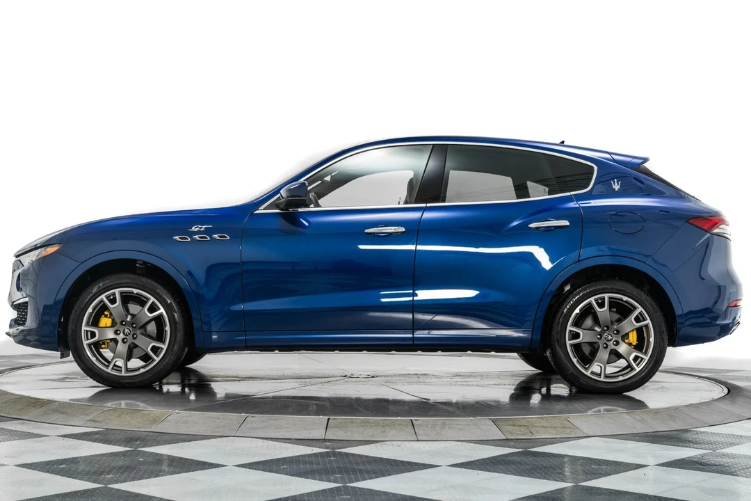 2022 Maserati Levante - Image 6 of 21