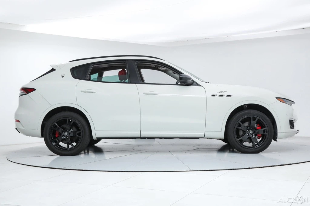 2022 Maserati Levante - Image 6 of 21