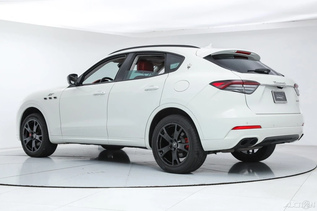 2022 Maserati Levante - Image 3 of 21