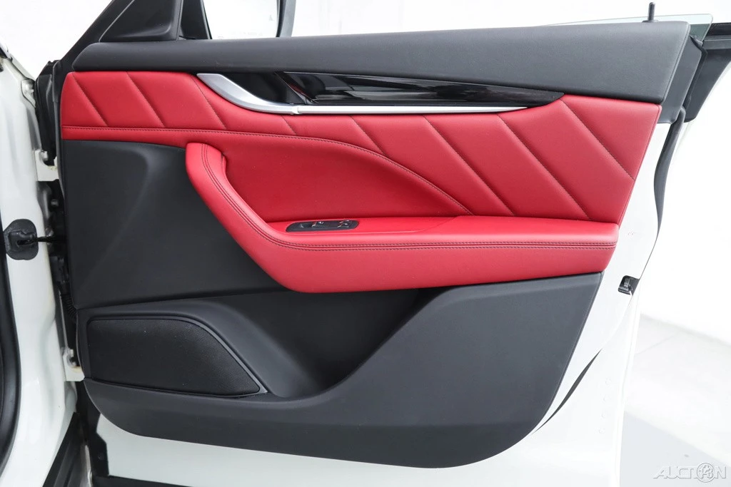 2022 Maserati Levante - Image 11 of 21