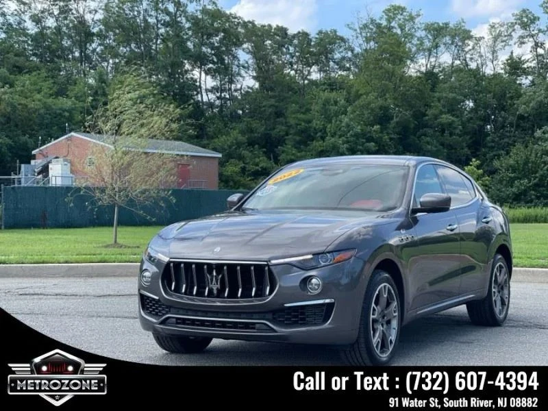 2022 Maserati Levante - Image 2 of 12
