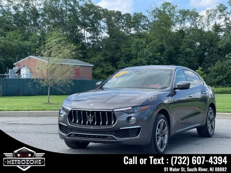2022 Maserati Levante - Image 2 of 12
