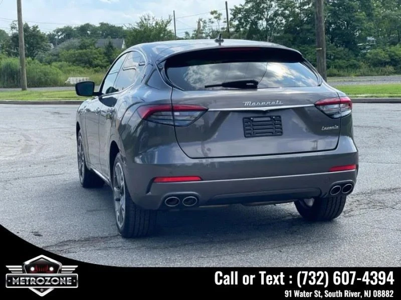 2022 Maserati Levante - Image 6 of 12