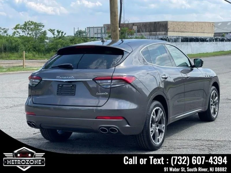 2022 Maserati Levante - Image 8 of 12