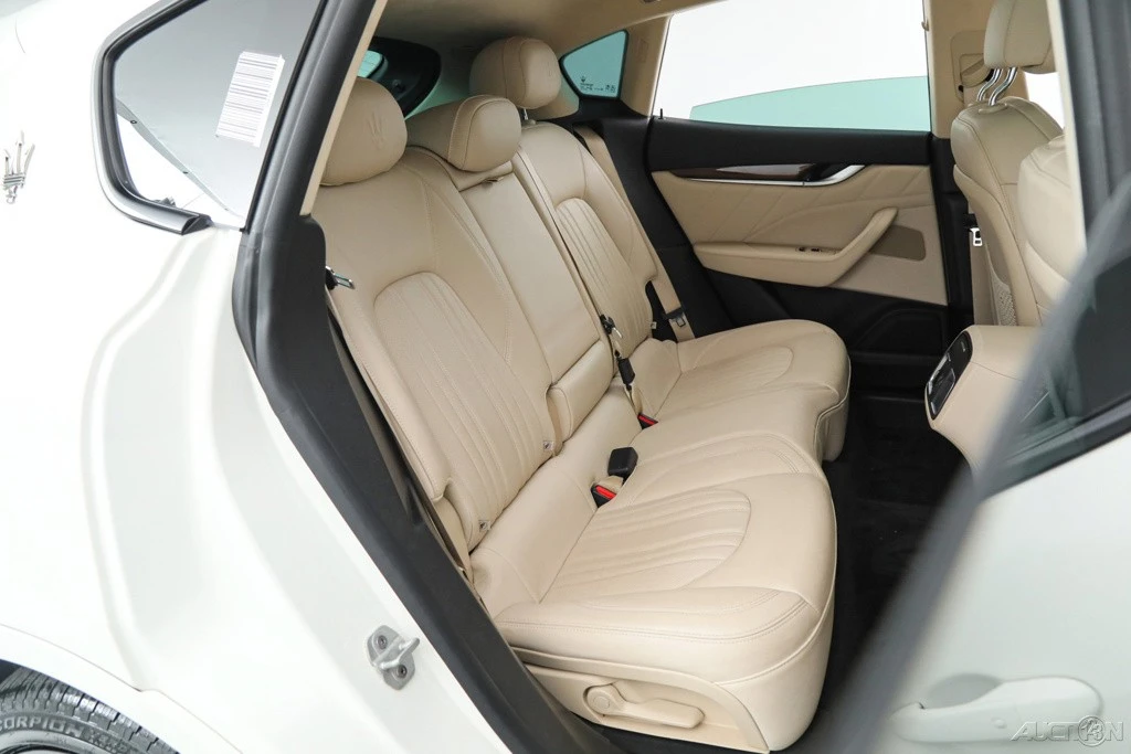 2022 Maserati Levante - Image 16 of 21