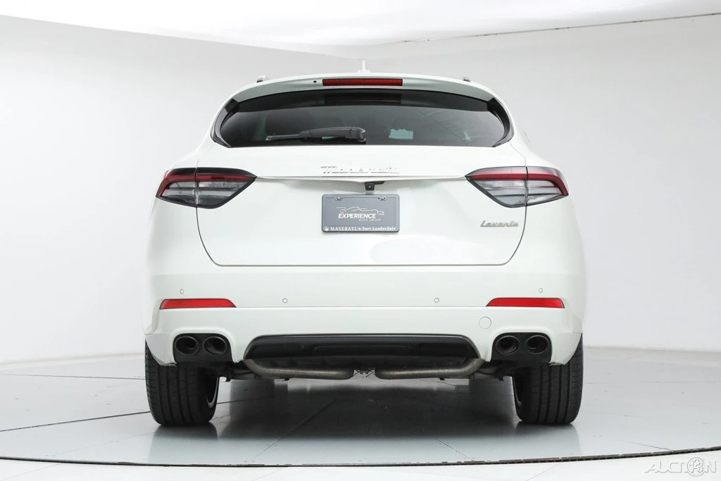 2022 Maserati Levante - Image 4 of 21