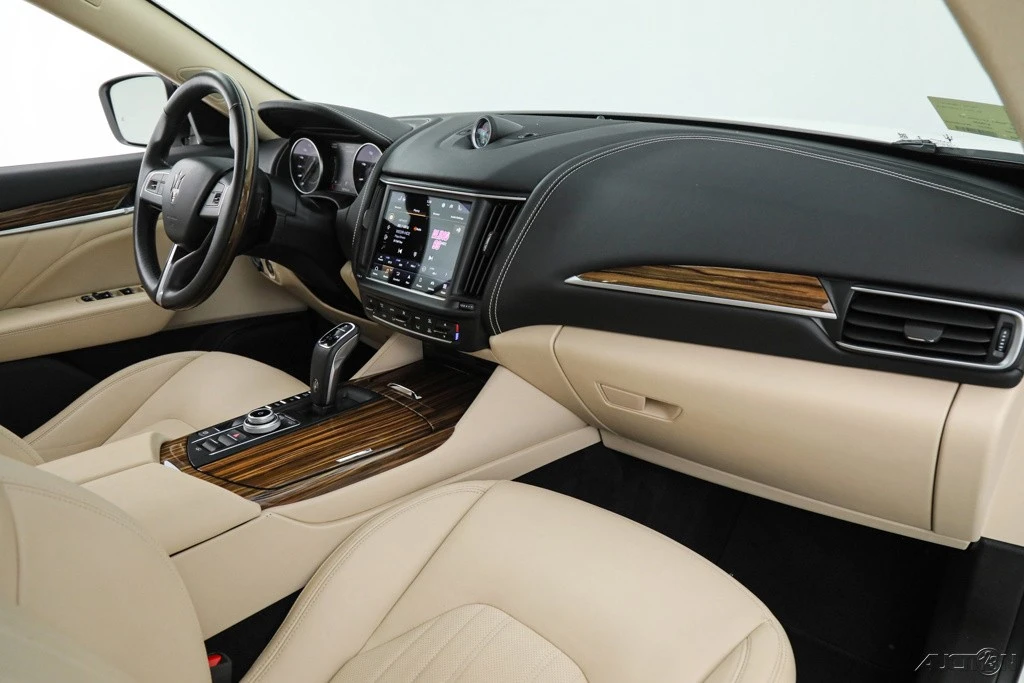 2022 Maserati Levante - Image 13 of 21