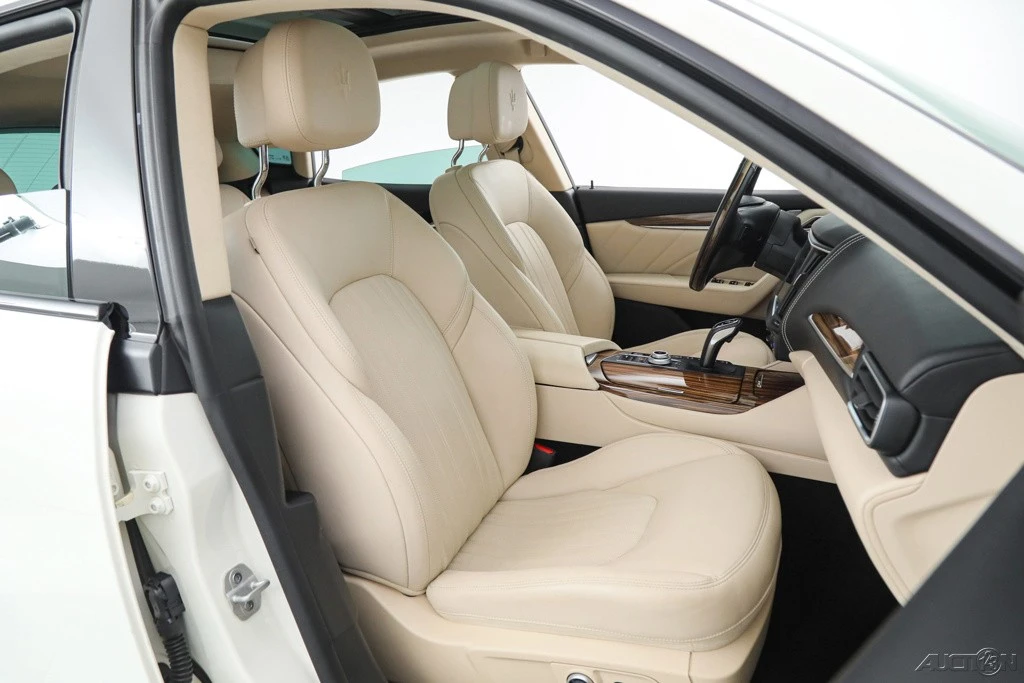 2022 Maserati Levante - Image 14 of 21
