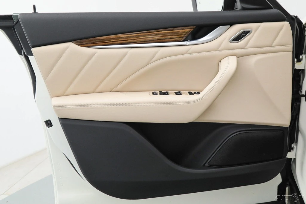 2022 Maserati Levante - Image 17 of 21