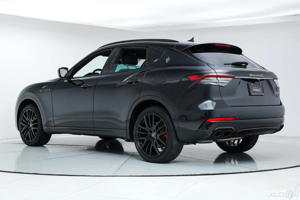 2022 Maserati Levante - Image 3 of 21