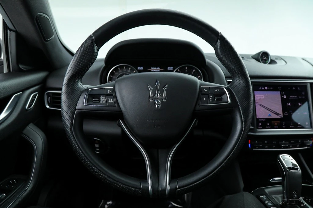 2022 Maserati Levante - Image 16 of 21