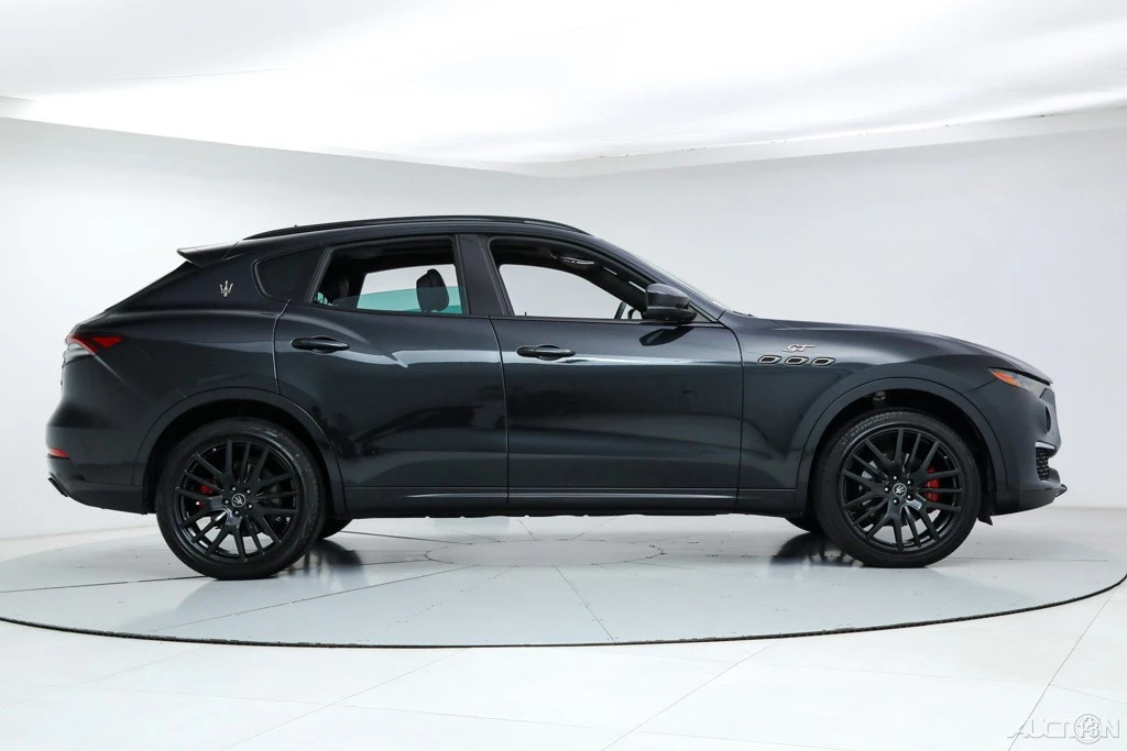 2022 Maserati Levante - Image 6 of 21