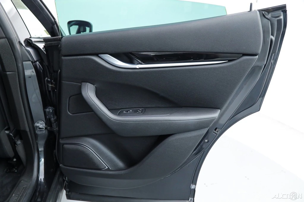 2022 Maserati Levante - Image 12 of 21