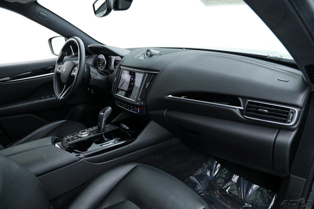 2022 Maserati Levante - Image 10 of 21