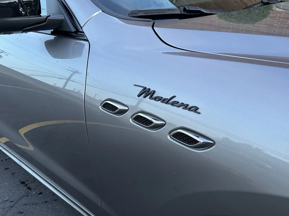 2022 Maserati Levante Modena - Image 17 of 31