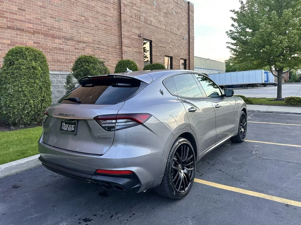 2022 Maserati Levante Modena - Image 11 of 31