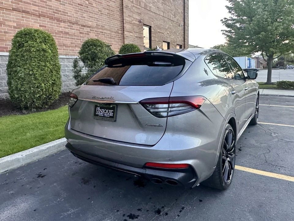 2022 Maserati Levante Modena - Image 19 of 31