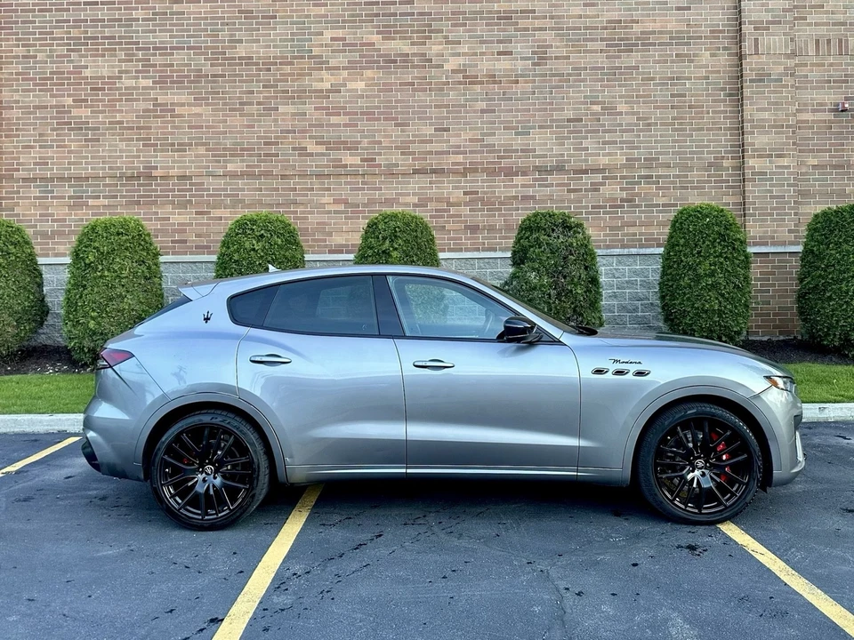 2022 Maserati Levante Modena - Image 14 of 31