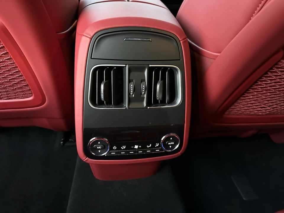 2022 Maserati Levante Modena - Image 30 of 31
