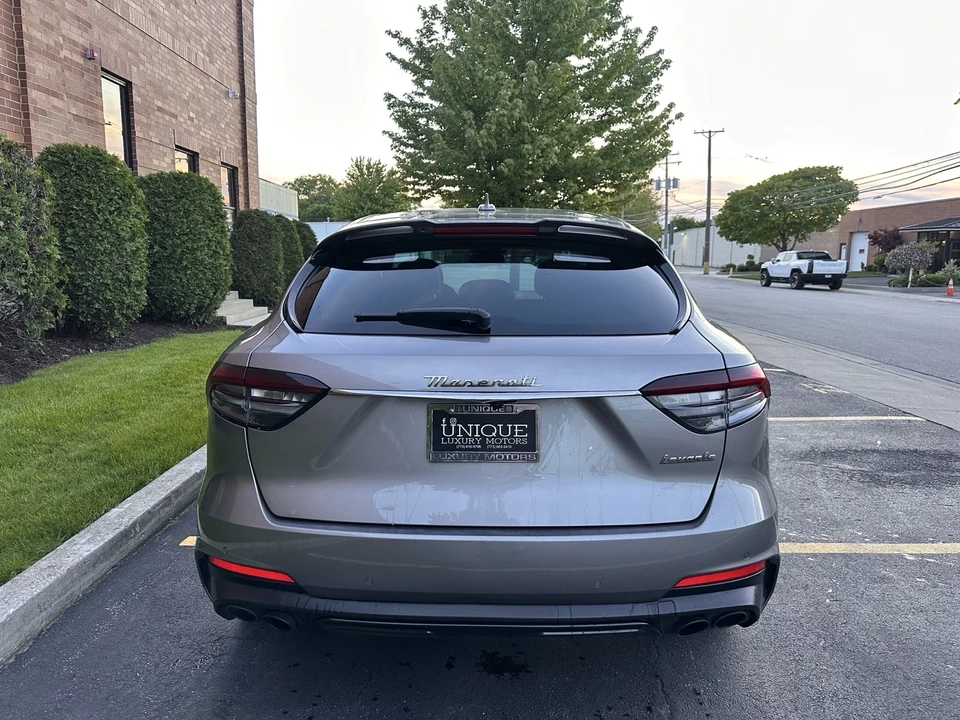2022 Maserati Levante Modena - Image 9 of 31