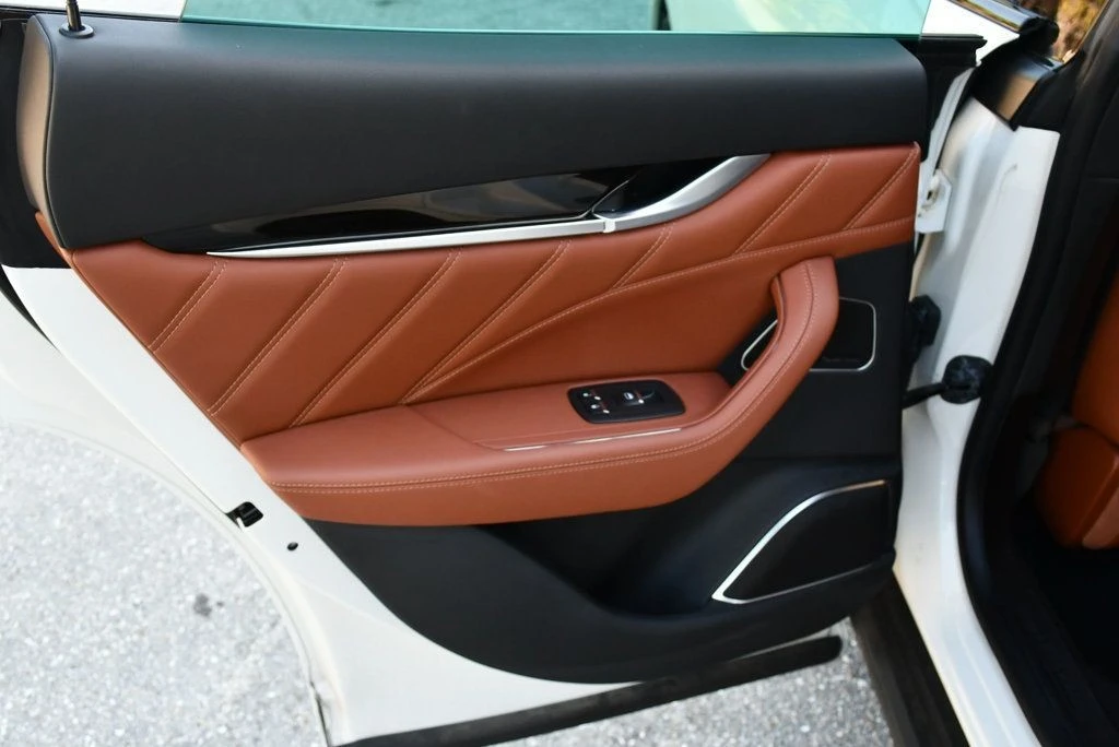 2022 Maserati Levante Modena - Image 17 of 31