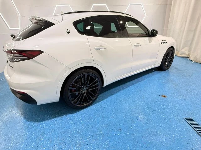 2022 Maserati Levante Modena - Image 13 of 21
