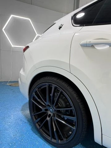 2022 Maserati Levante Modena - Image 8 of 21