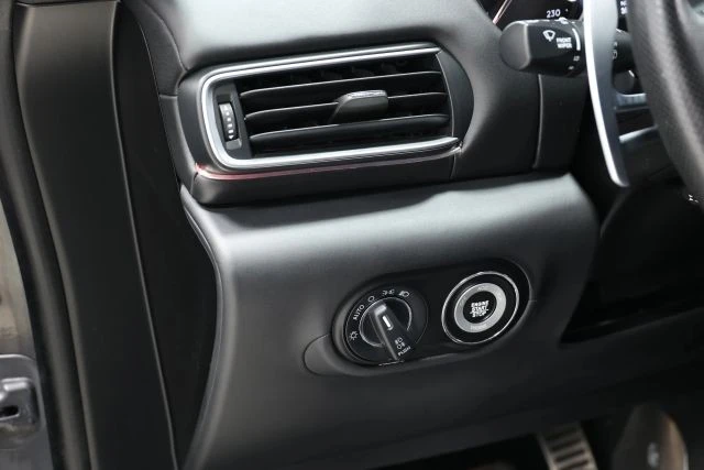 2022 Maserati Levante - Image 21 of 31
