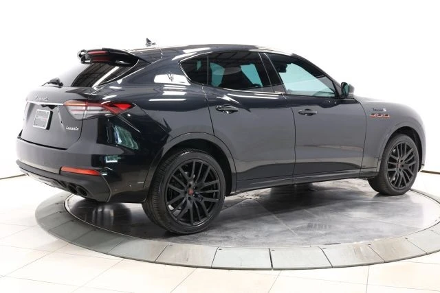 2022 Maserati Levante - Image 4 of 31