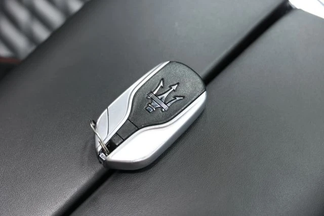2022 Maserati Levante - Image 5 of 31