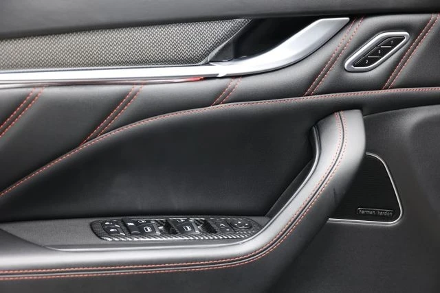 2022 Maserati Levante - Image 11 of 31