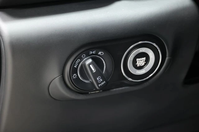 2022 Maserati Levante - Image 22 of 31