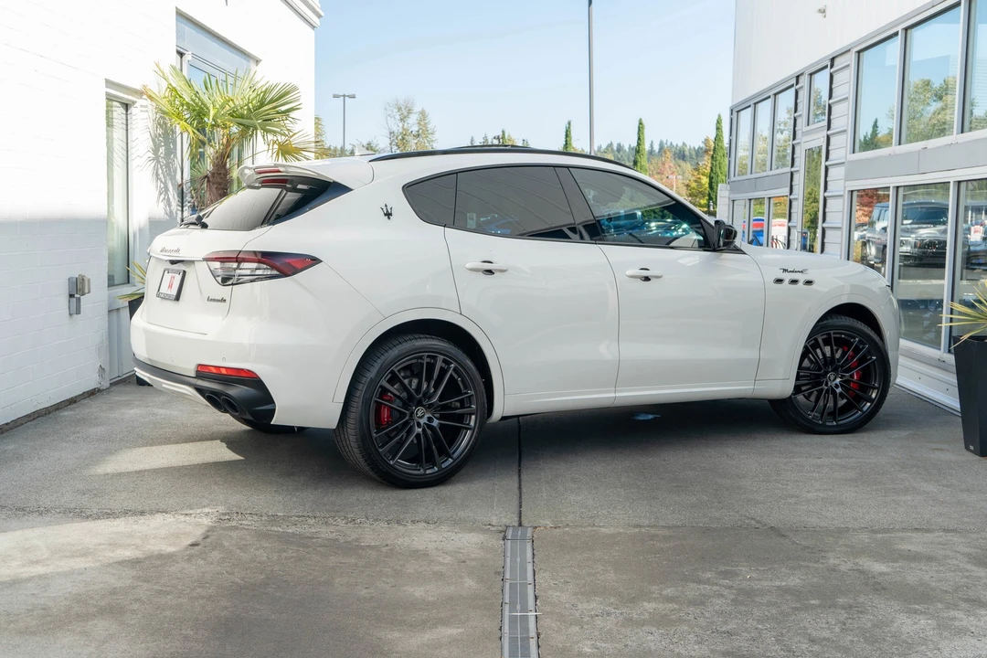 2022 Maserati Levante Modena - Image 8 of 21