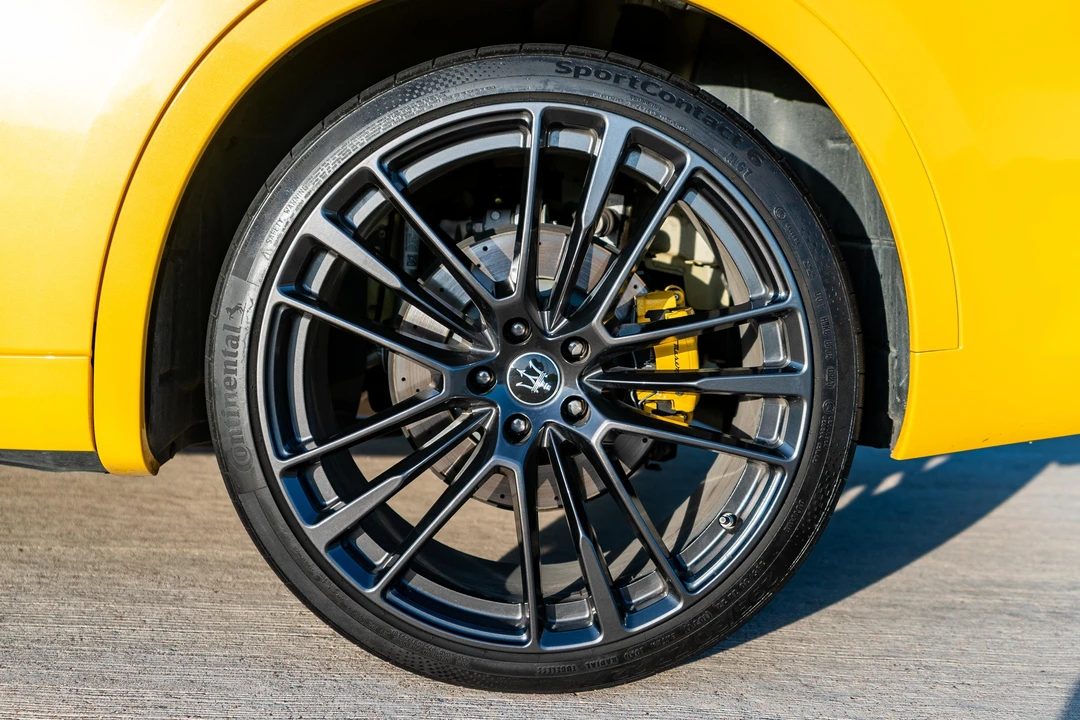 2022 Maserati Levante Modena - Image 18 of 31