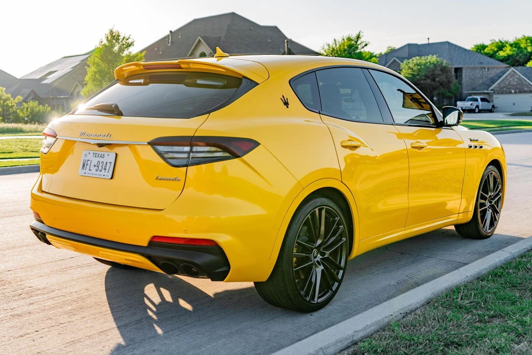 2022 Maserati Levante Modena - Image 4 of 31